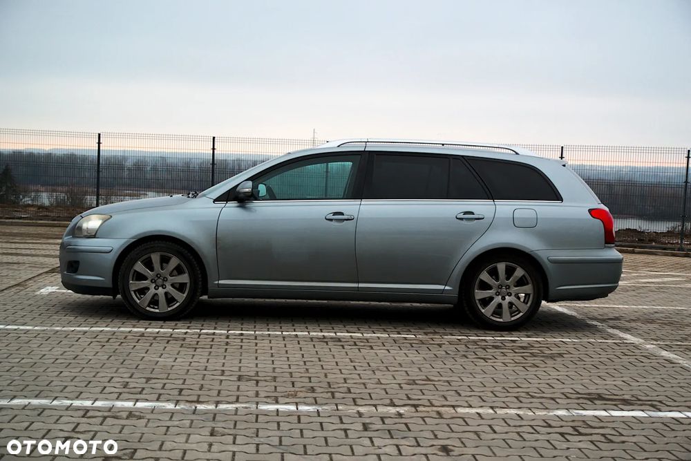 Toyota Avensis - 6