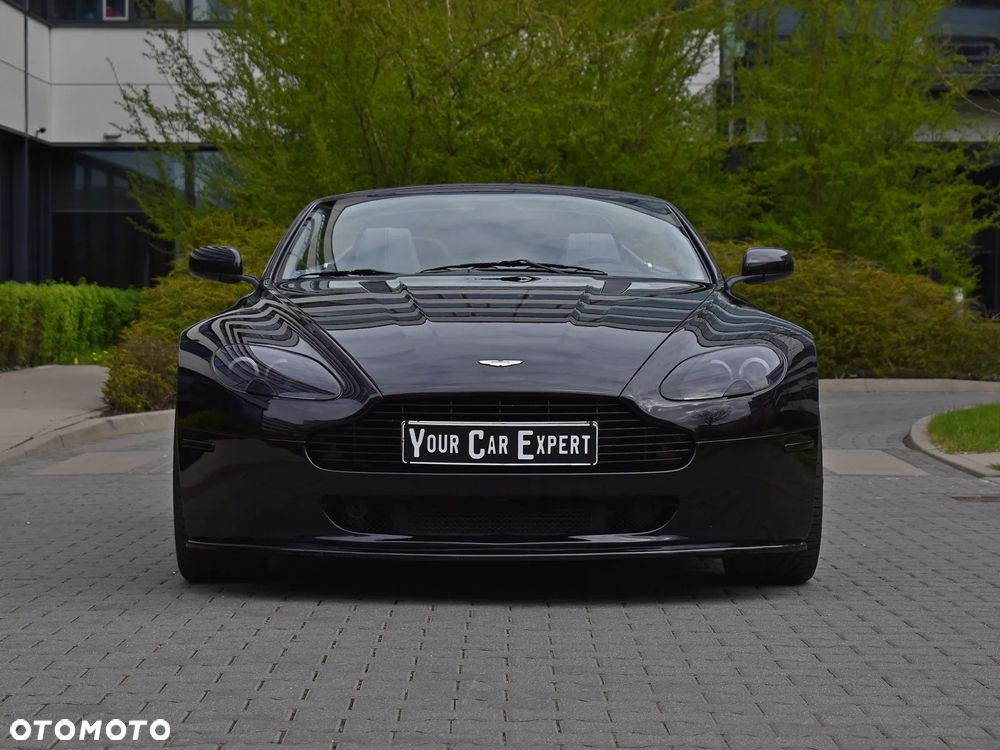 Aston Martin V8 Vantage - 6