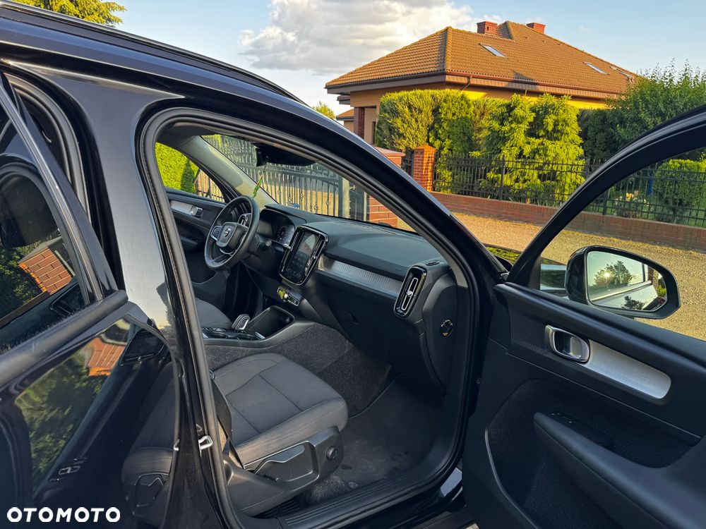 Volvo XC 40 T3 Geartronic Momentum Pro - 17