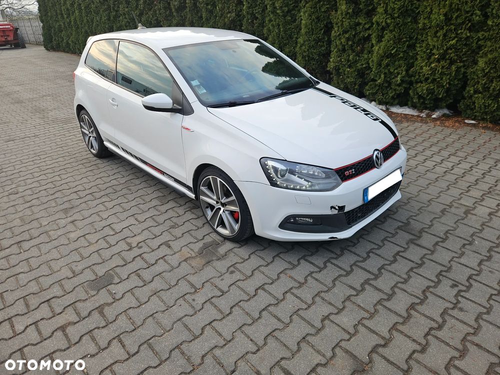 Volkswagen Polo 1.4 DSG GTI - 1