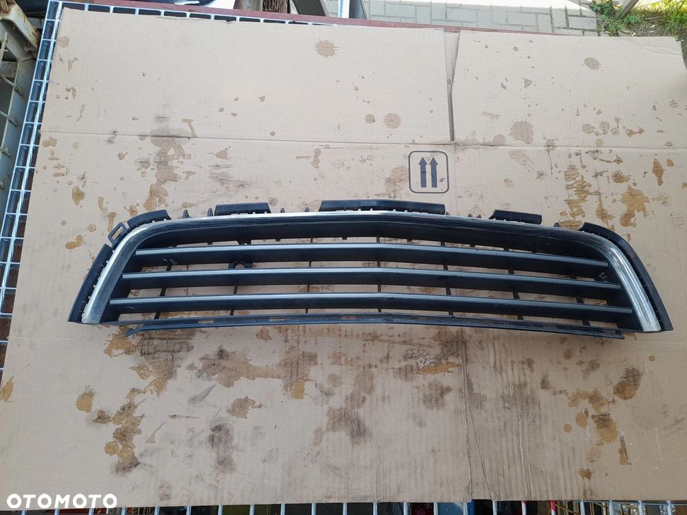KRATKA ZDERZAKA Z CHROMEM OPEL ASTRA H LIFT - 1