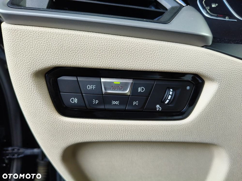 BMW Seria 3 318i - 19