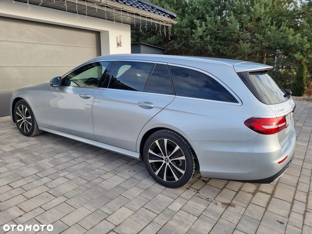 Mercedes-Benz Klasa E 220 d 4Matic T 9G-TRONIC AMG Line - 9
