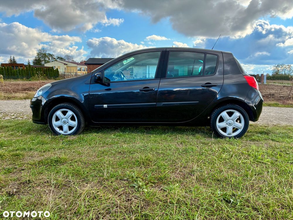 Renault Clio - 15