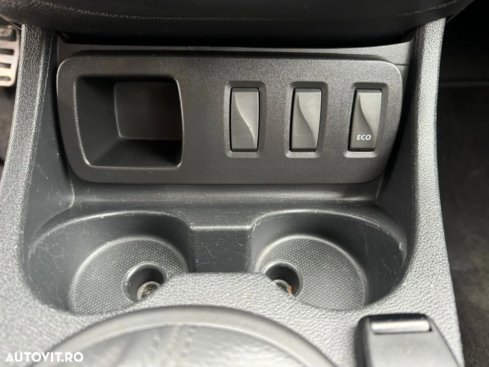 Dacia Duster dCi 90 FAP 4x2 Ambiance - 31