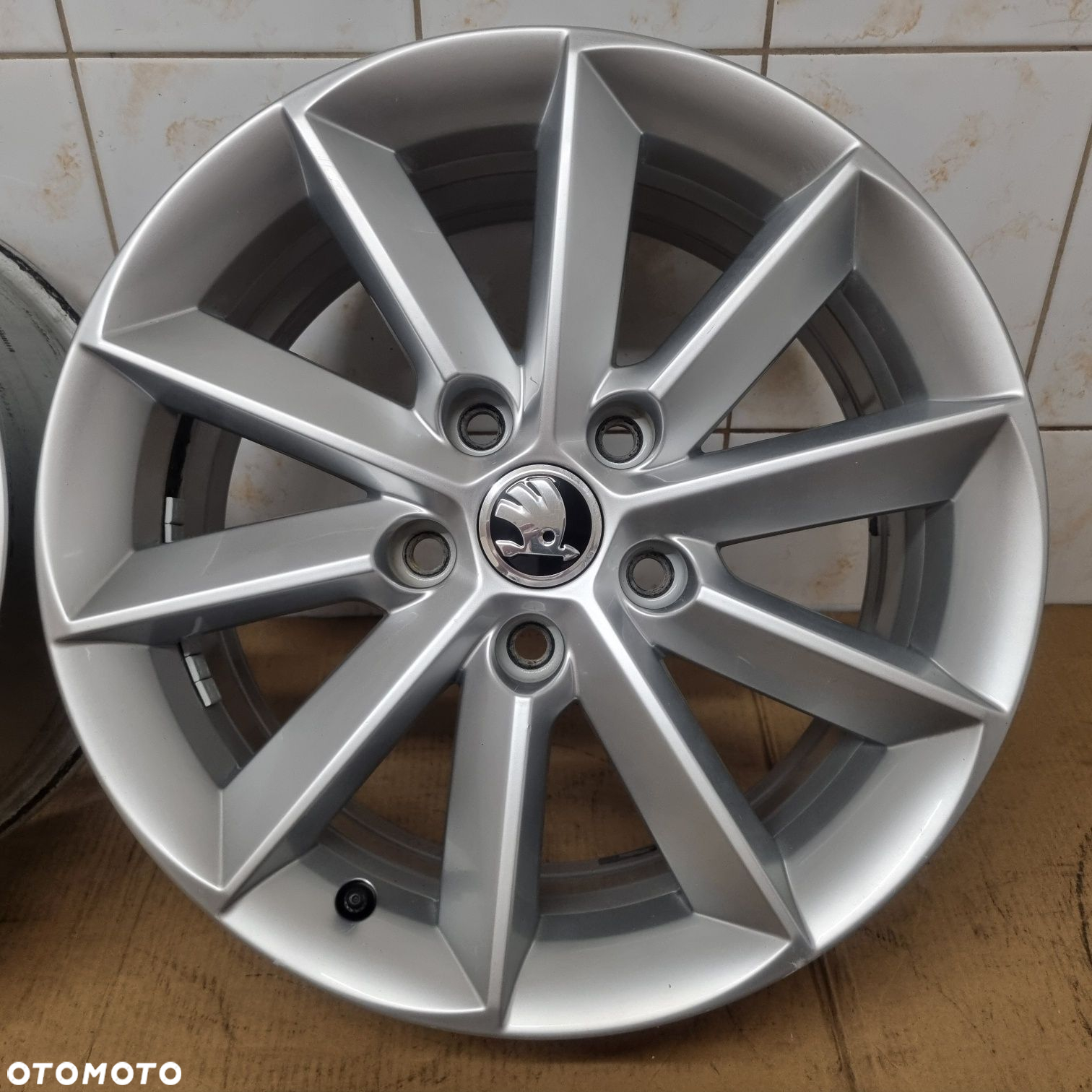 Oryginalne alufelgi 16" Skoda Yeti 5x112 ET45 7Jx16H2 - 5