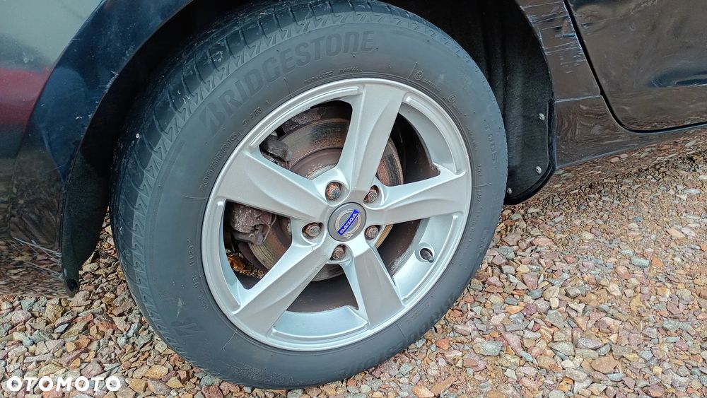 Volvo V40 - 25