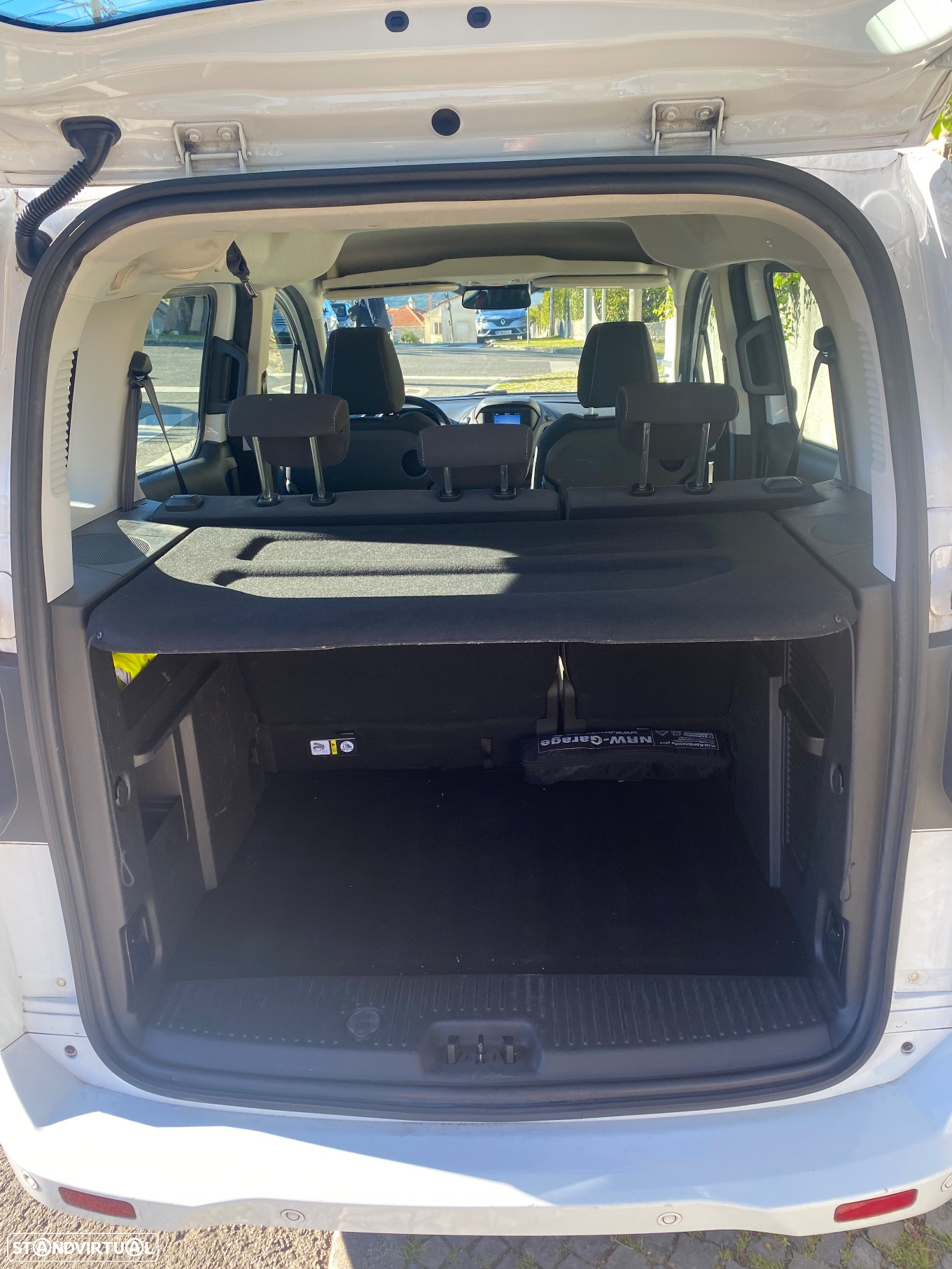 Ford Tourneo Courier 1.5 TDCi Ambiente - 20