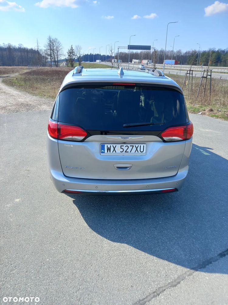 Chrysler Pacifica - 6