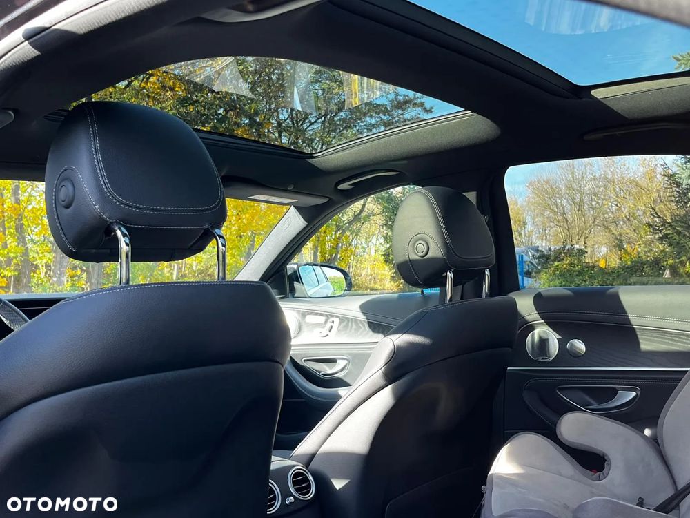 Mercedes-Benz Klasa E 300 de AMG - 7