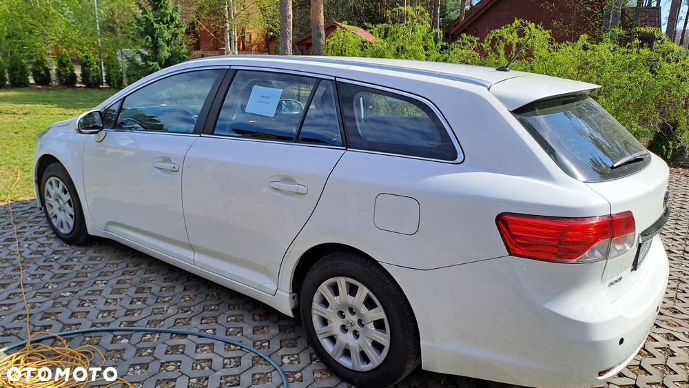 Toyota Avensis - 6