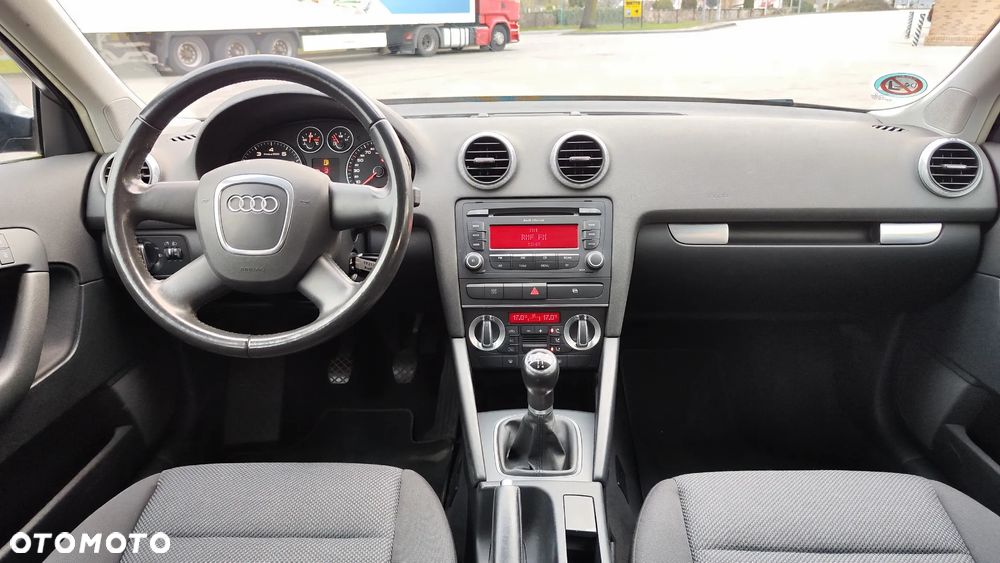 Audi A3 Sportback 1.6 Attraction - 28