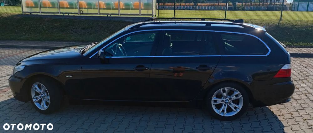 BMW Seria 5 525d xDrive Touring - 4