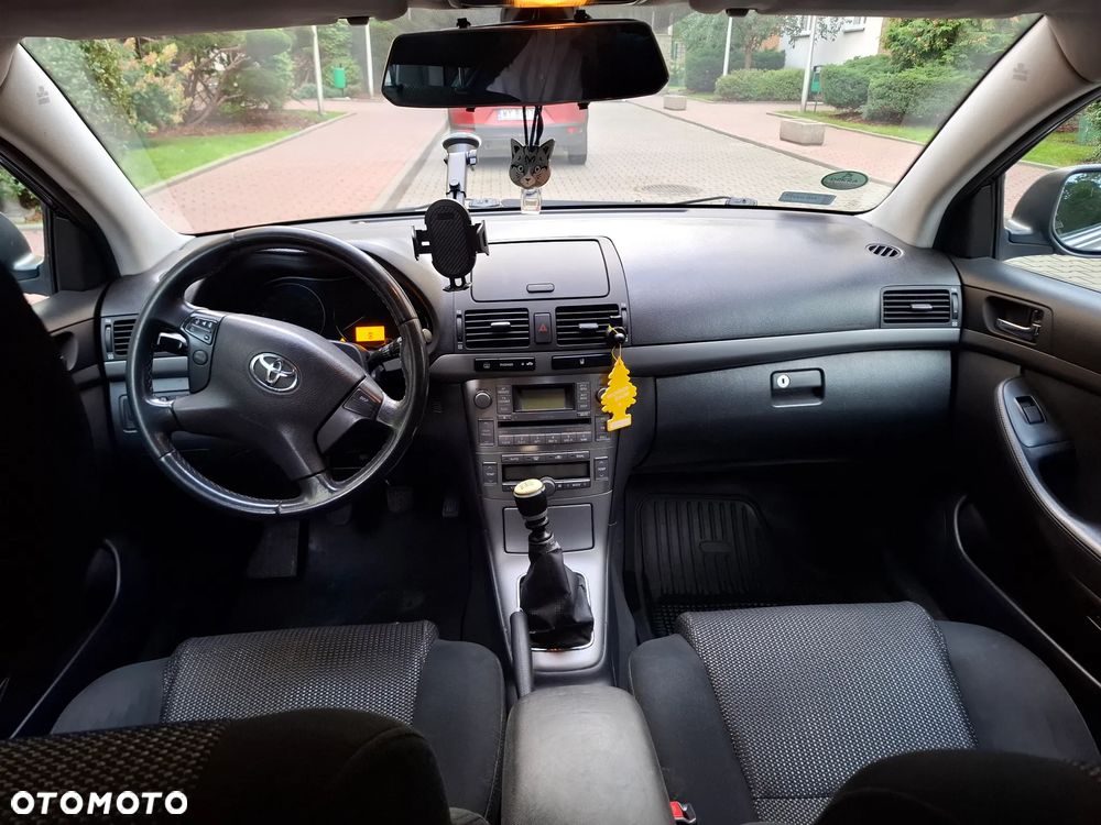 Toyota Avensis 2.0 D-4D Sol - 11