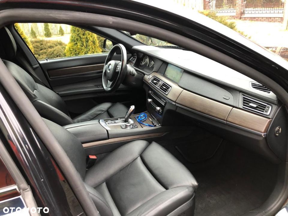 BMW Seria 7 730d - 8