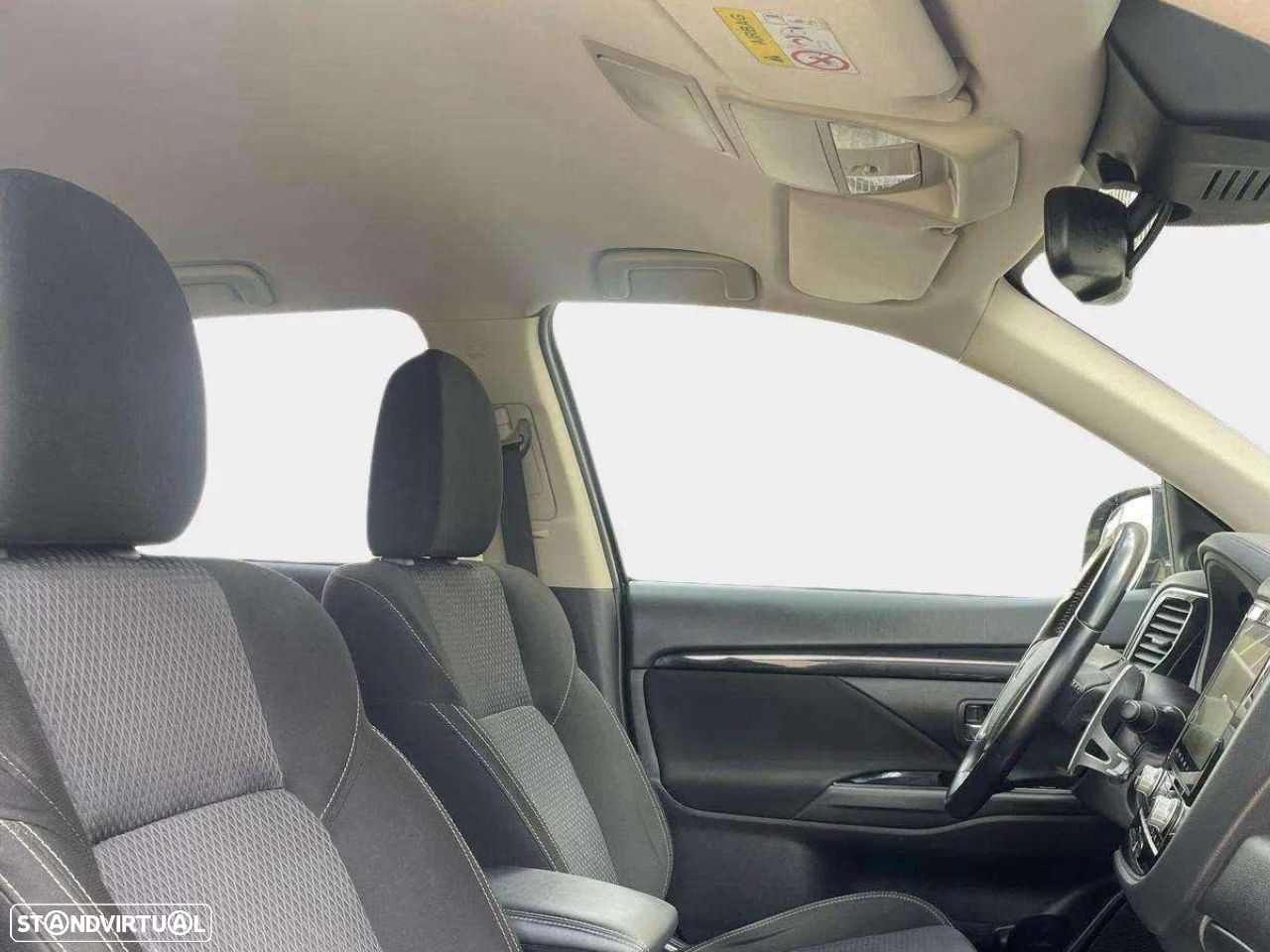 Mitsubishi Outlander 2.4 PHEV Intense - 16