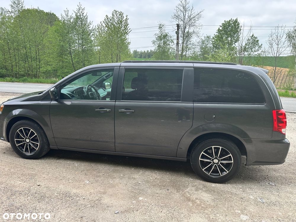 Dodge Grand Caravan 3.6 R/T - 18