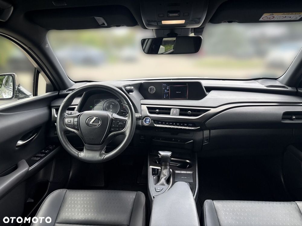 Lexus UX - 22