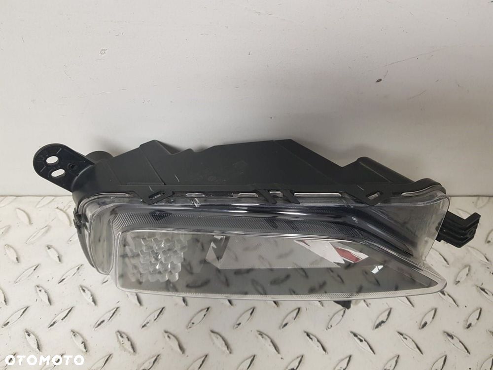 ORYGINALNY HALOGEN VW POLO 6 VI 17-25 2G 2G0 PRAWY LED DRL 2G0941662  06S - 3
