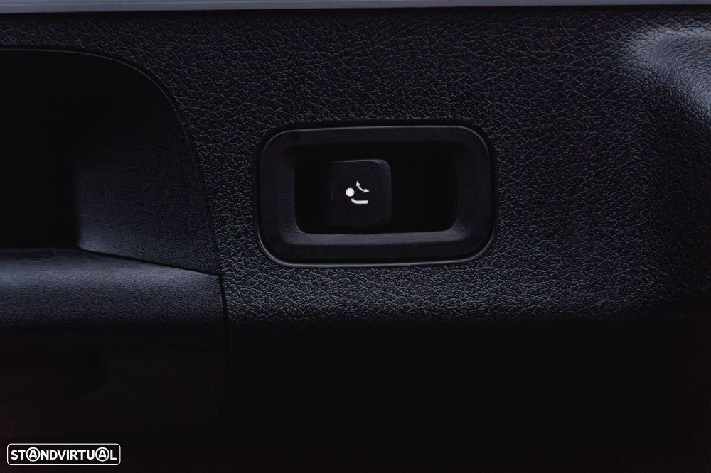 Mercedes-Benz CLA 200 - 32