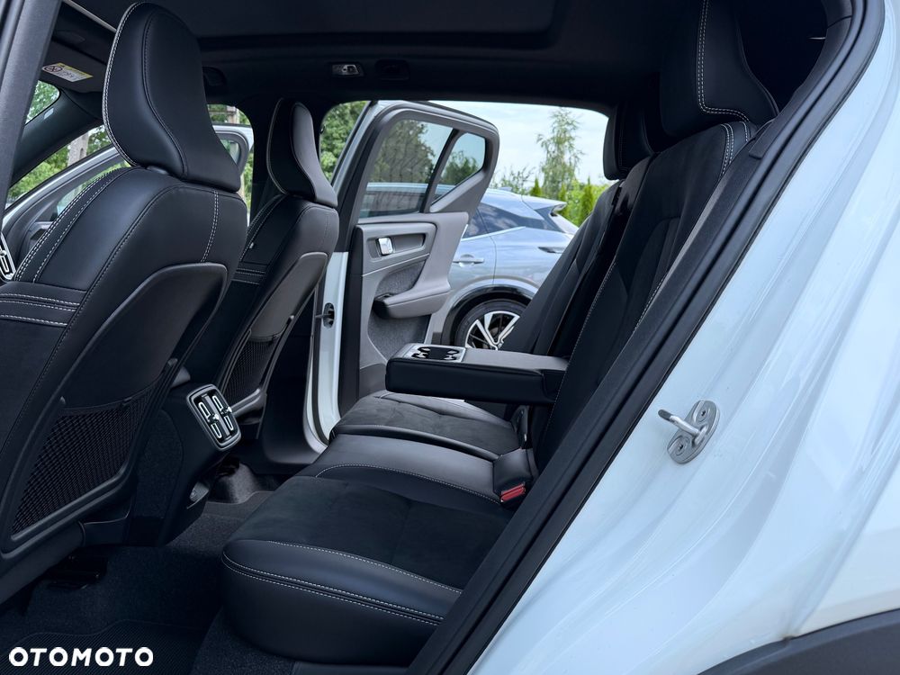 Volvo XC 40 B4 B AWD DKG RDesign - 24