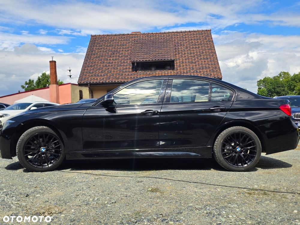 BMW Seria 3 328i xDrive Sport Line - 23