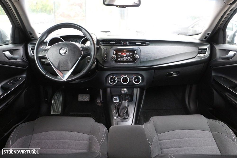Alfa Romeo Giulietta 1.6 JTDM Super J18 TCT — fotografia 12