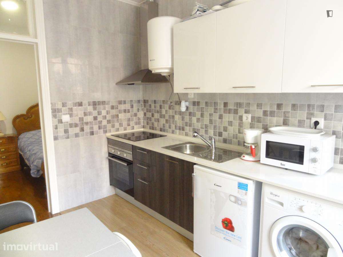 Apartamento com 1 quartos - localizado em Mouraria Lisbon - Grande imagem: 2/7