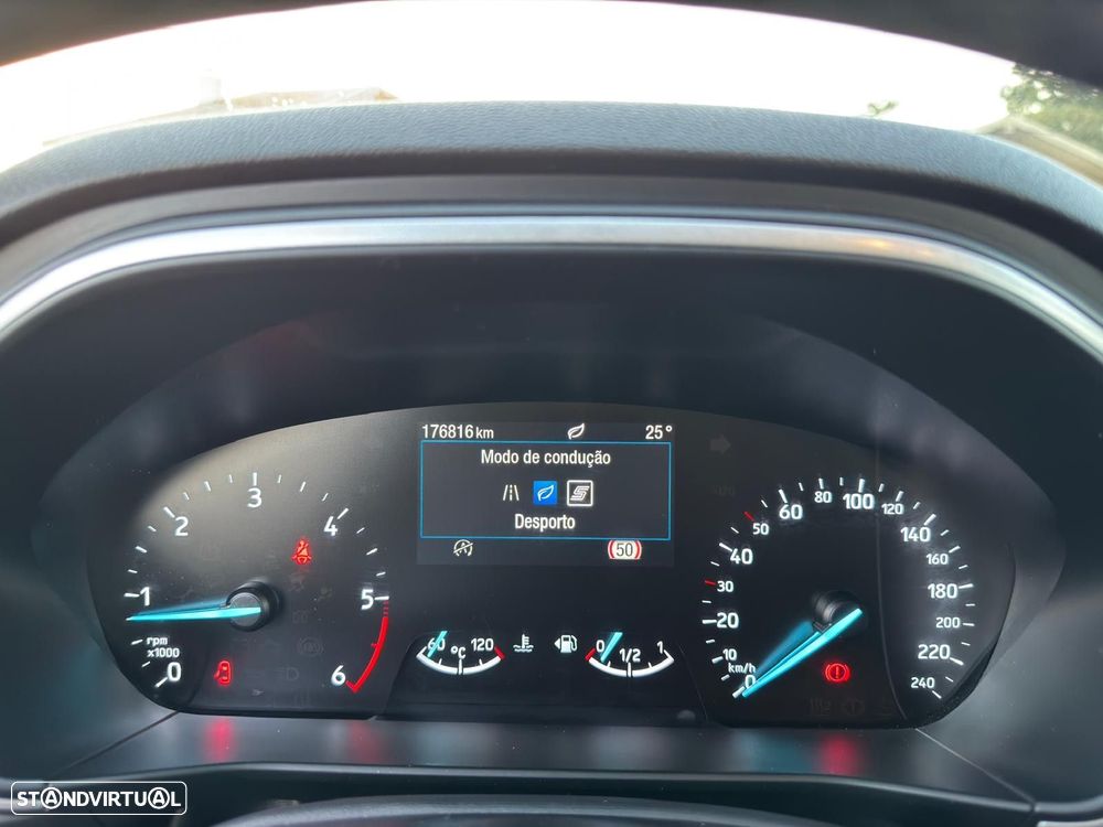 Ford Focus SW 1.5 TDCi EcoBlue Titanium - 29