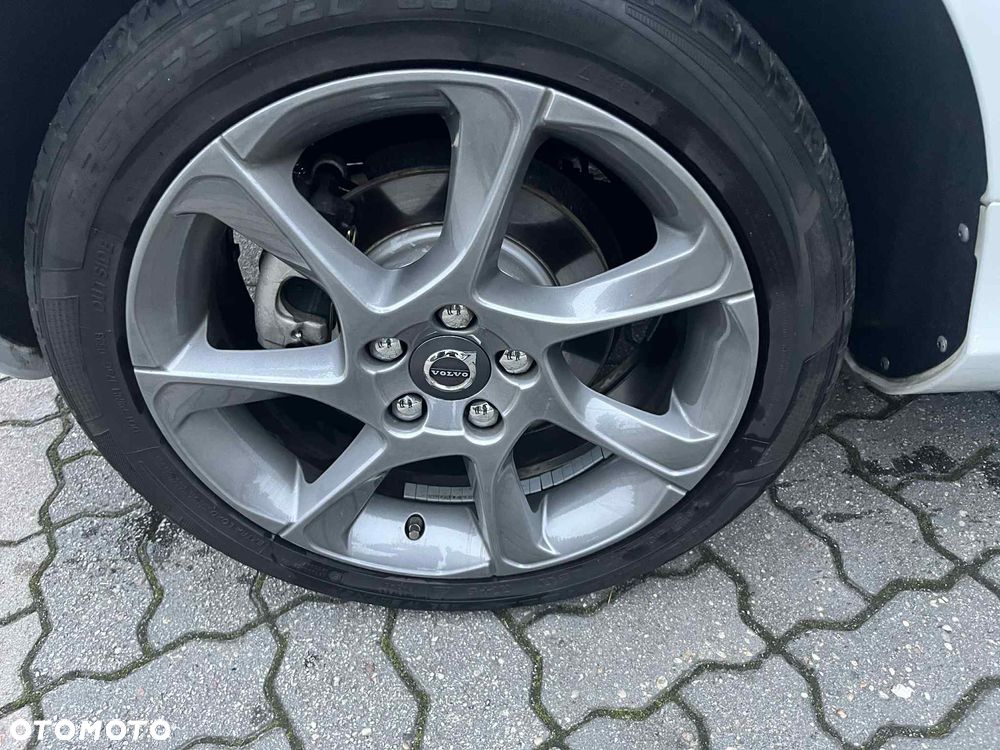 Volvo V40 D2 Drive-E Momentum - 26