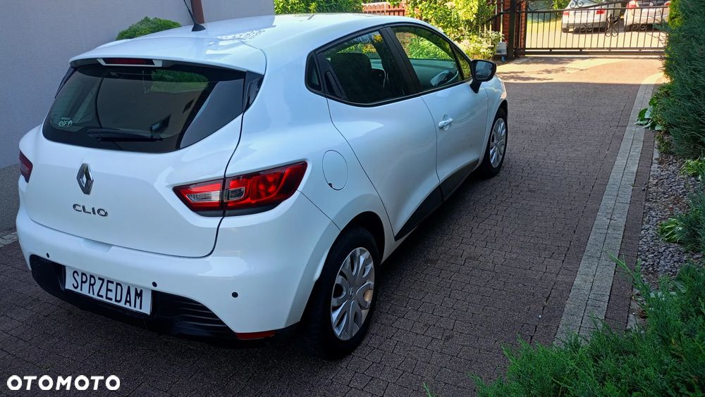 Renault Clio 1.2 16V 75 Life - 5