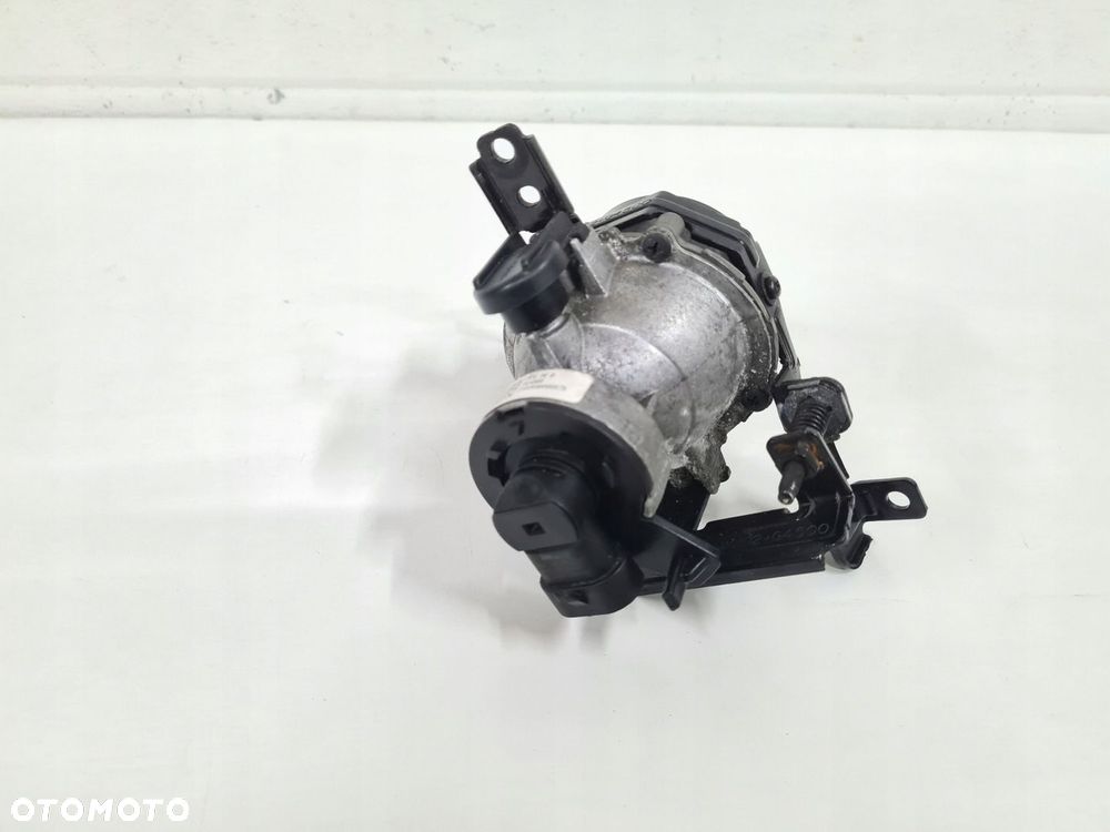 HYUNDAI I30 III LIFT Halogen prawy 92202-G4500 - 3