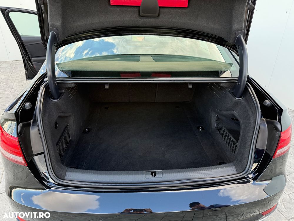 Audi A4 2.0 TDI DPF clean diesel multitronic S line Sportpaket - 18