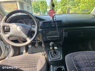 Volkswagen Passat 1.9 TDI Basis - 9