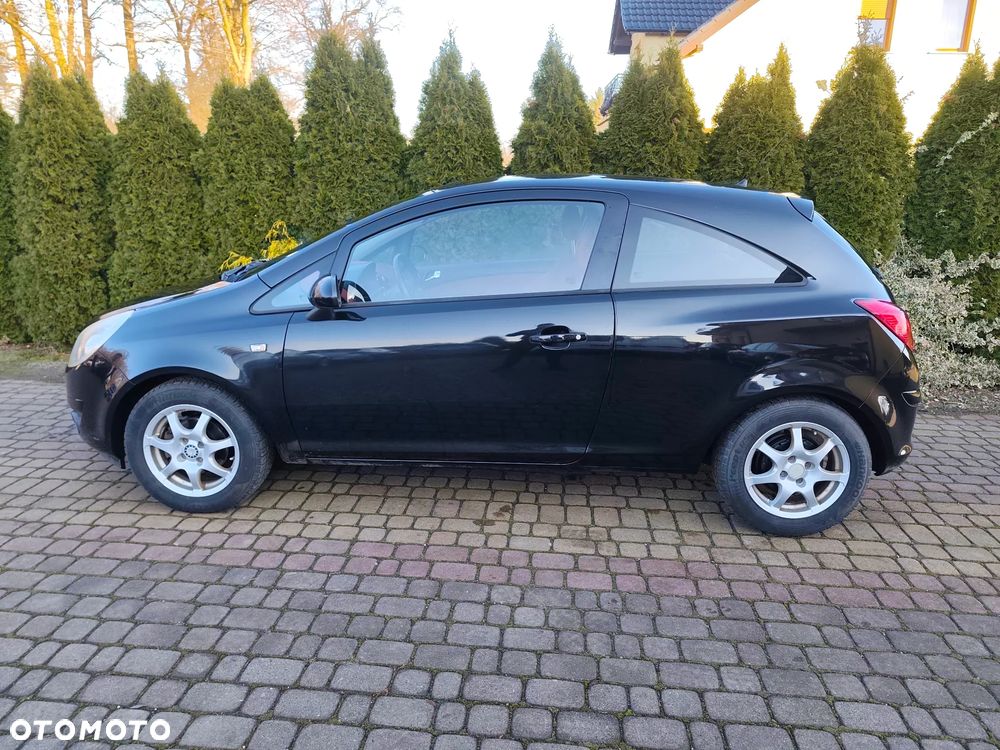 Opel Corsa 1.4 16V Essentia - 2