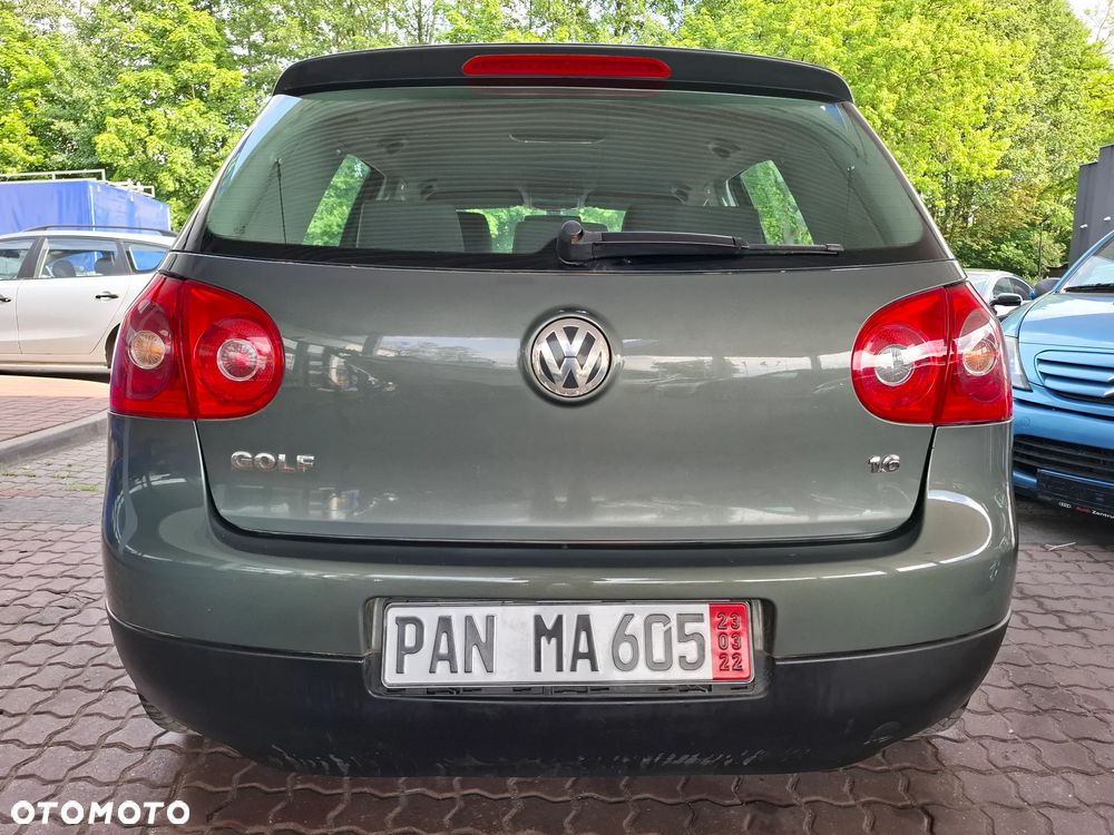 Volkswagen Golf 1.6 Comfortline - 15