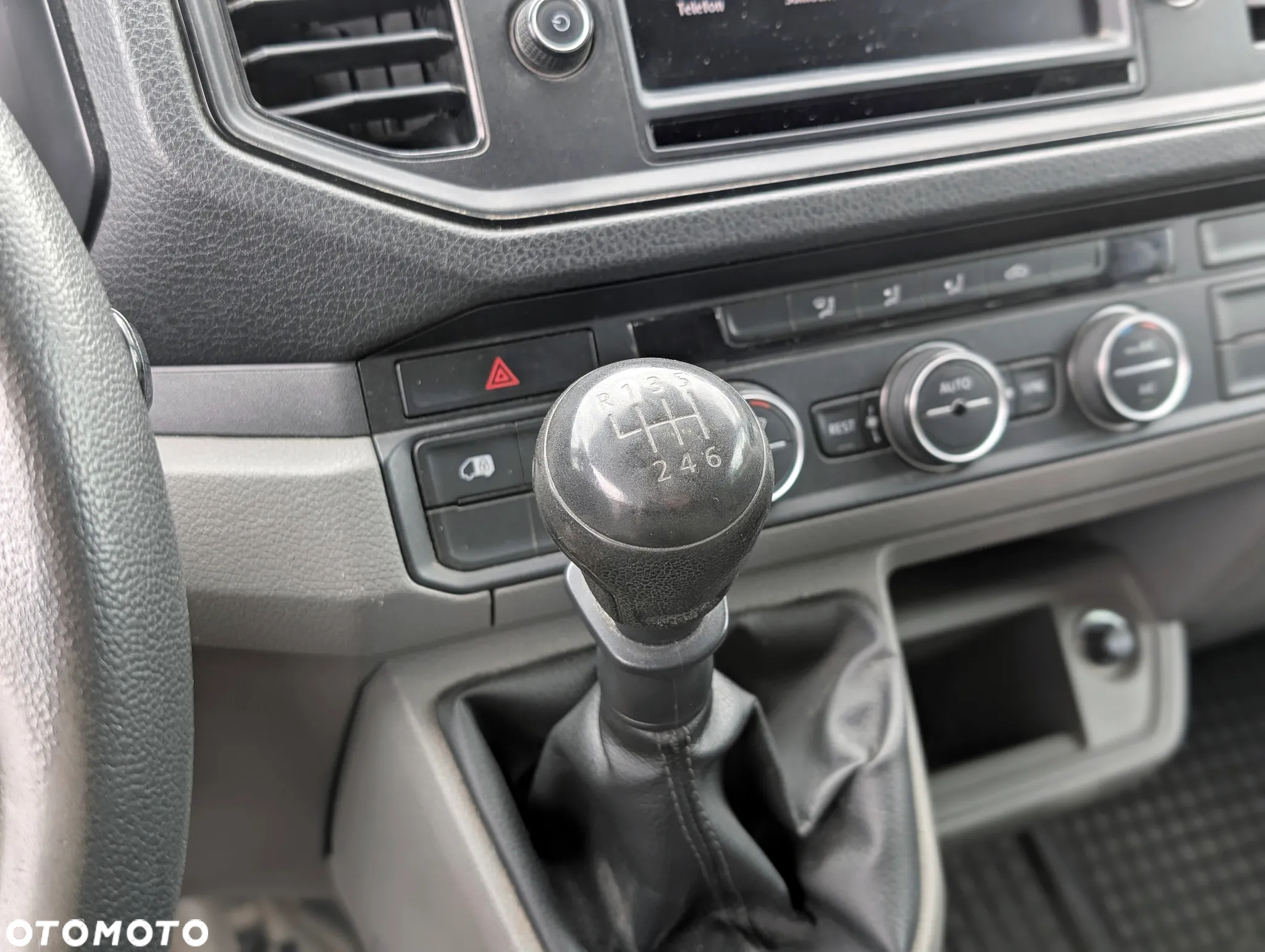 Volkswagen Crafter brygadówka 6 osób, ładowność 1177kg, Krajowy - 14