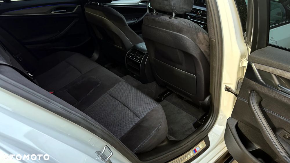BMW Seria 5 530i xDrive M Sport sport - 26
