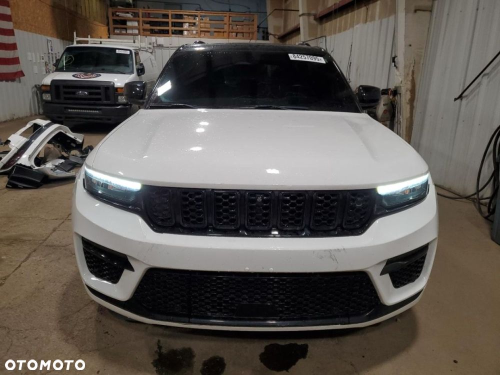 Jeep Grand Cherokee - 2