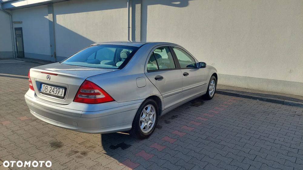 Mercedes-Benz Klasa C 180 Classic - 3