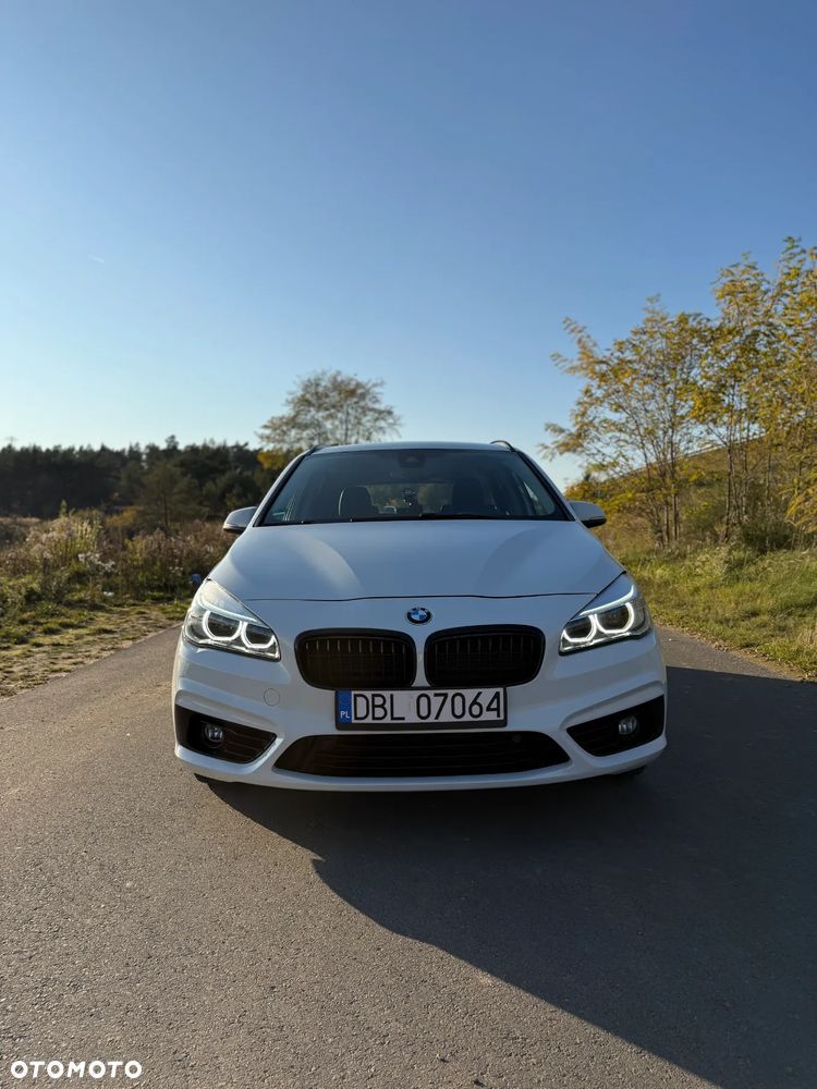 BMW Seria 2 218d - 3