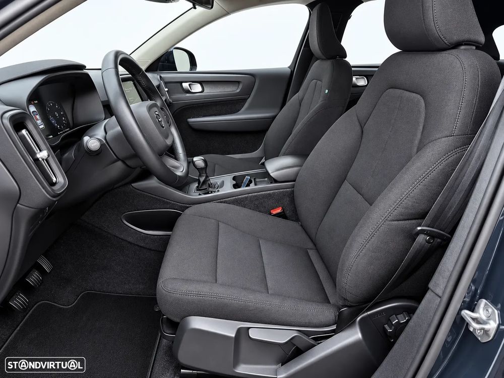 Volvo XC 40 2.0 D3 Momentum — photo 4