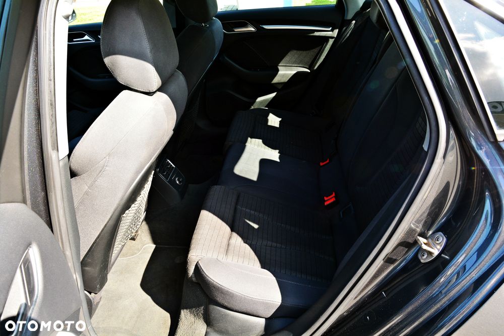 Audi A3 1.6 TDI (clean diesel) S tronic Attraction - 12