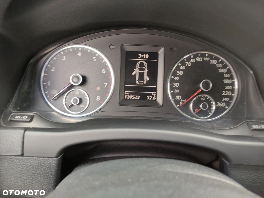 Volkswagen Tiguan - 1