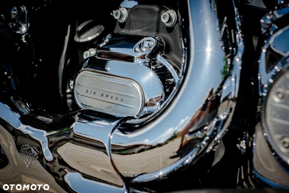 Harley-Davidson Touring Street Glide - 21
