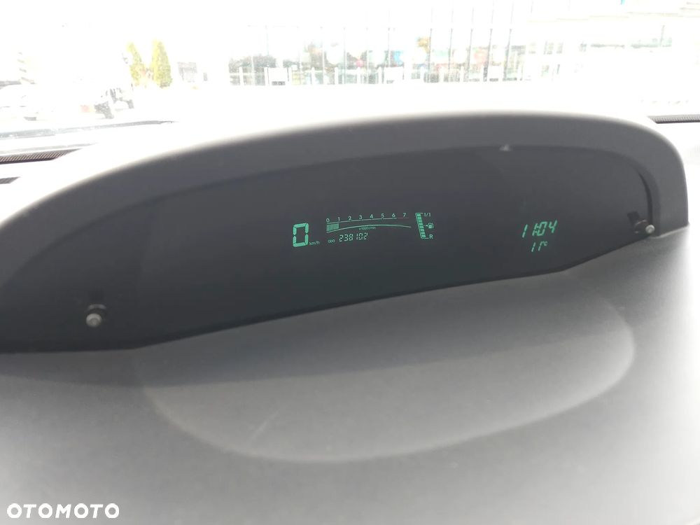 Toyota Yaris 1.3 Sol - 13