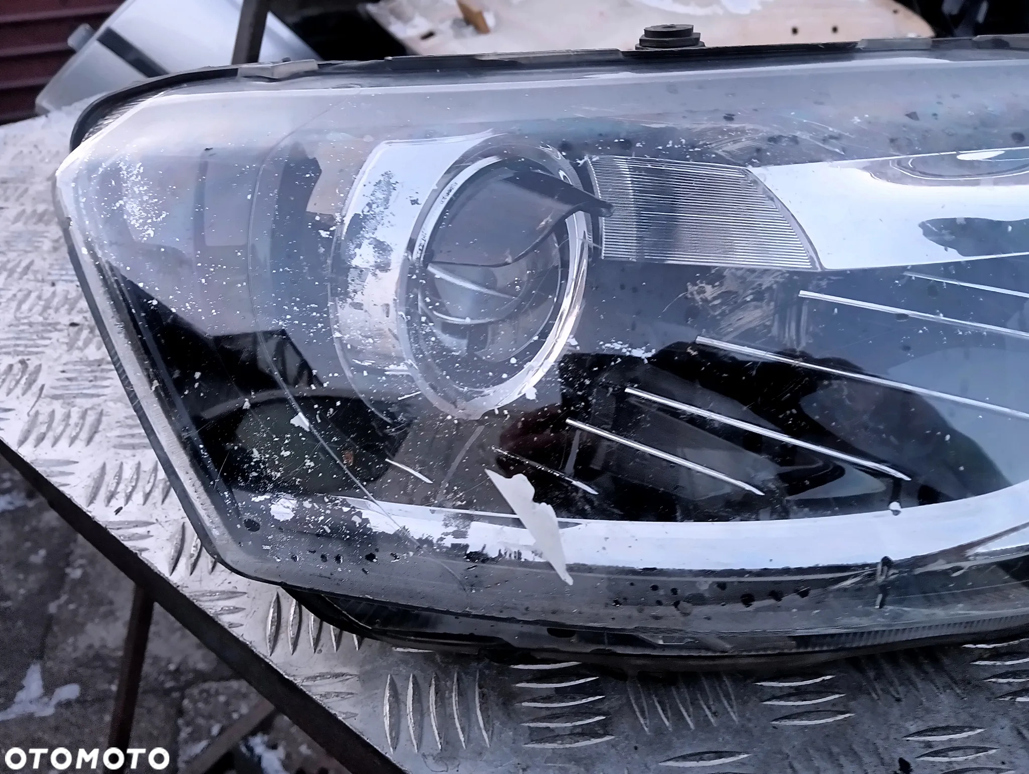 skoda rapid lift xenon lampa przod przednia prawa 5jb941016c - 4