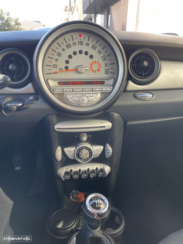 MINI 3 Portas One D - 23