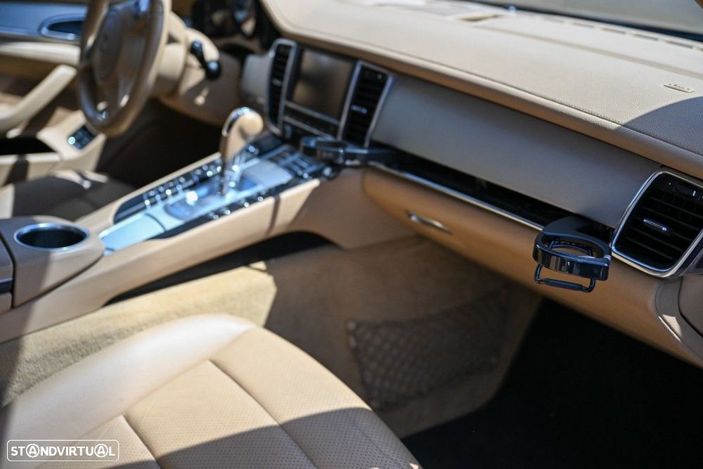 Porsche Panamera S Hybrid J19 - 28