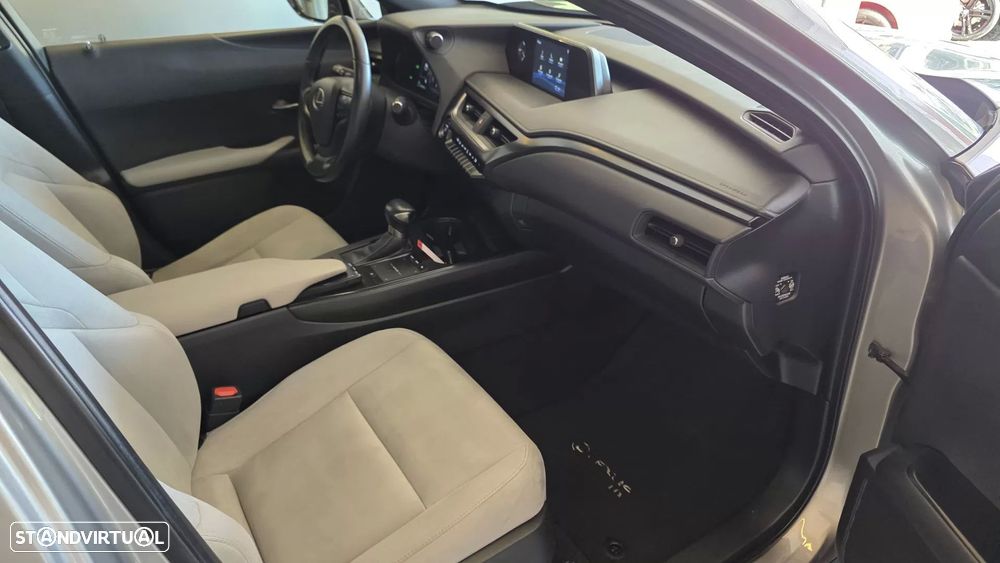 Lexus UX 250h Executive - 53